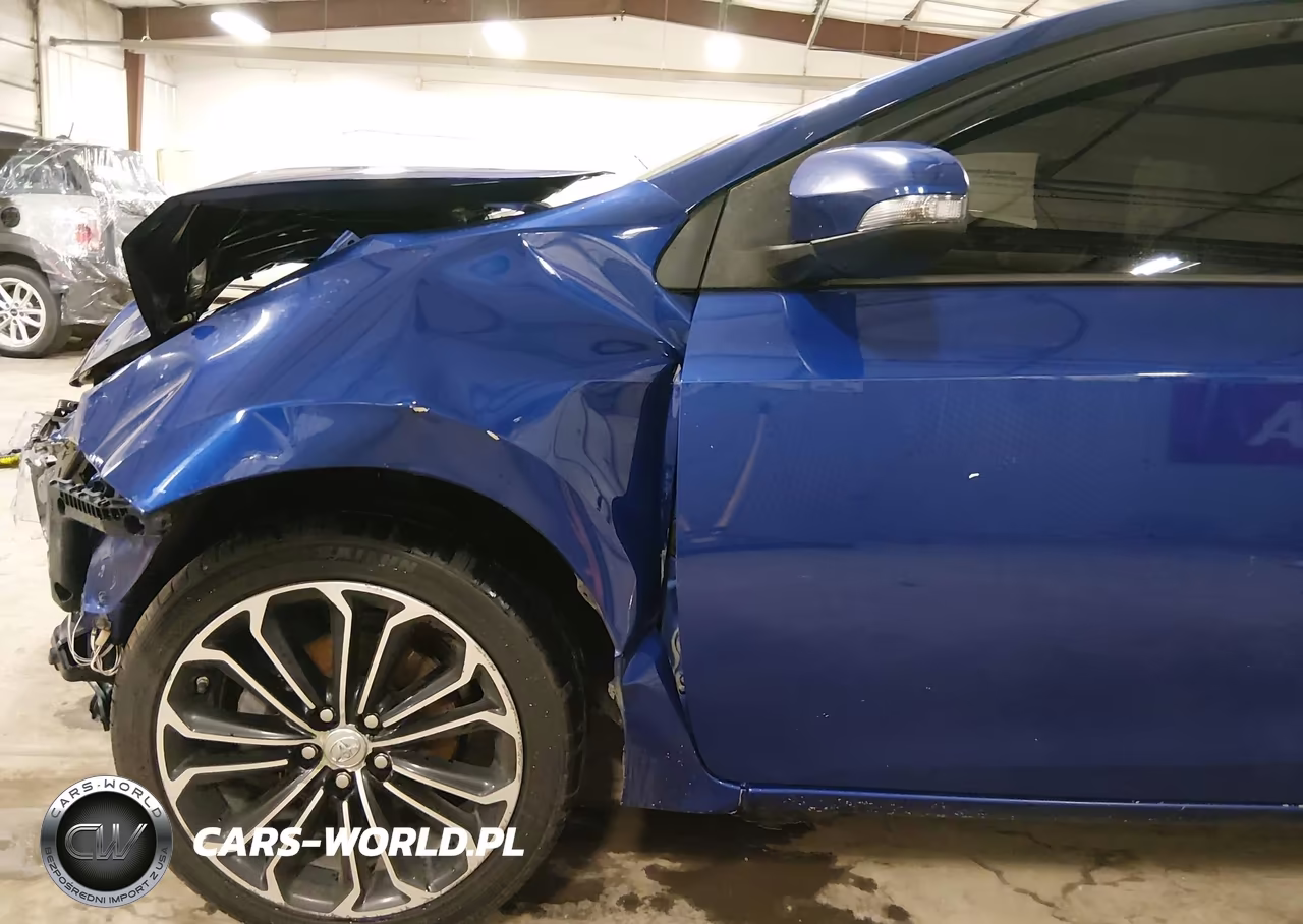 2015 Toyota Corolla S Plus VIN:5YFBURHE1FP307354 - 19