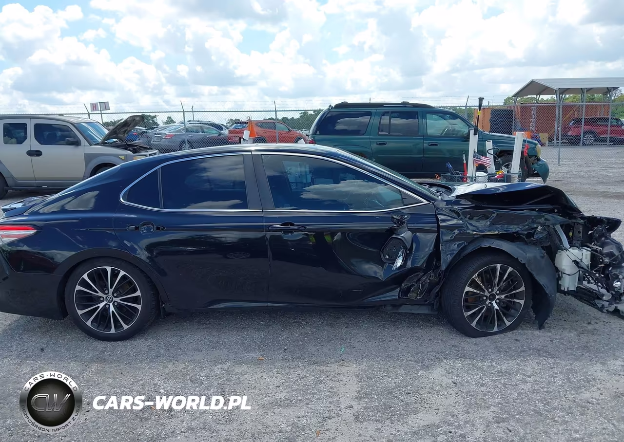 2018 Toyota Camry Se VIN:4T1B11HK3JU022095 - 14