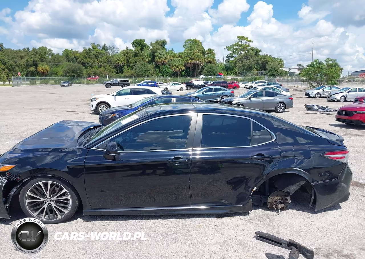 2018 Toyota Camry Se VIN:4T1B11HK3JU022095 - 15