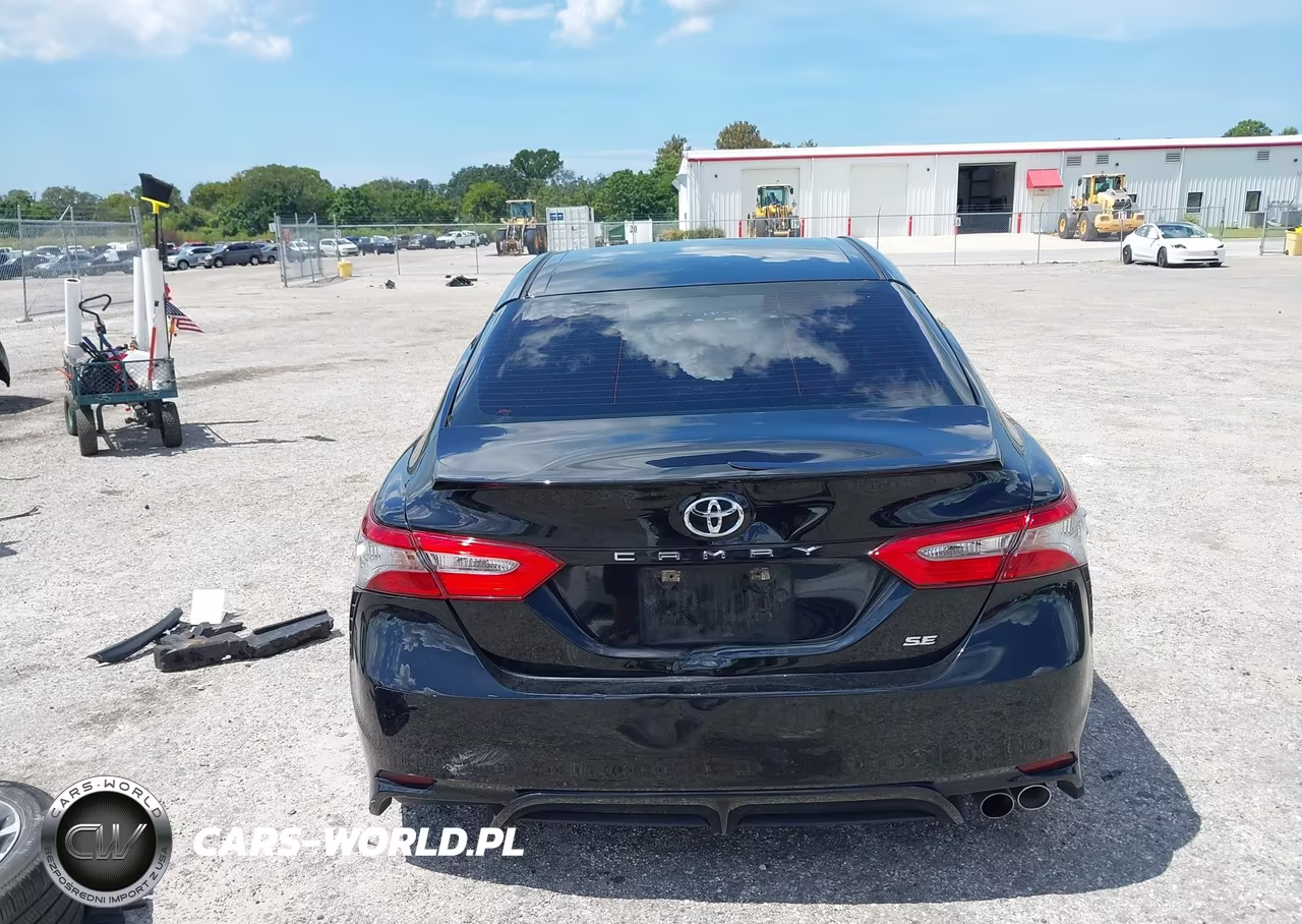 2018 Toyota Camry Se VIN:4T1B11HK3JU022095 - 17