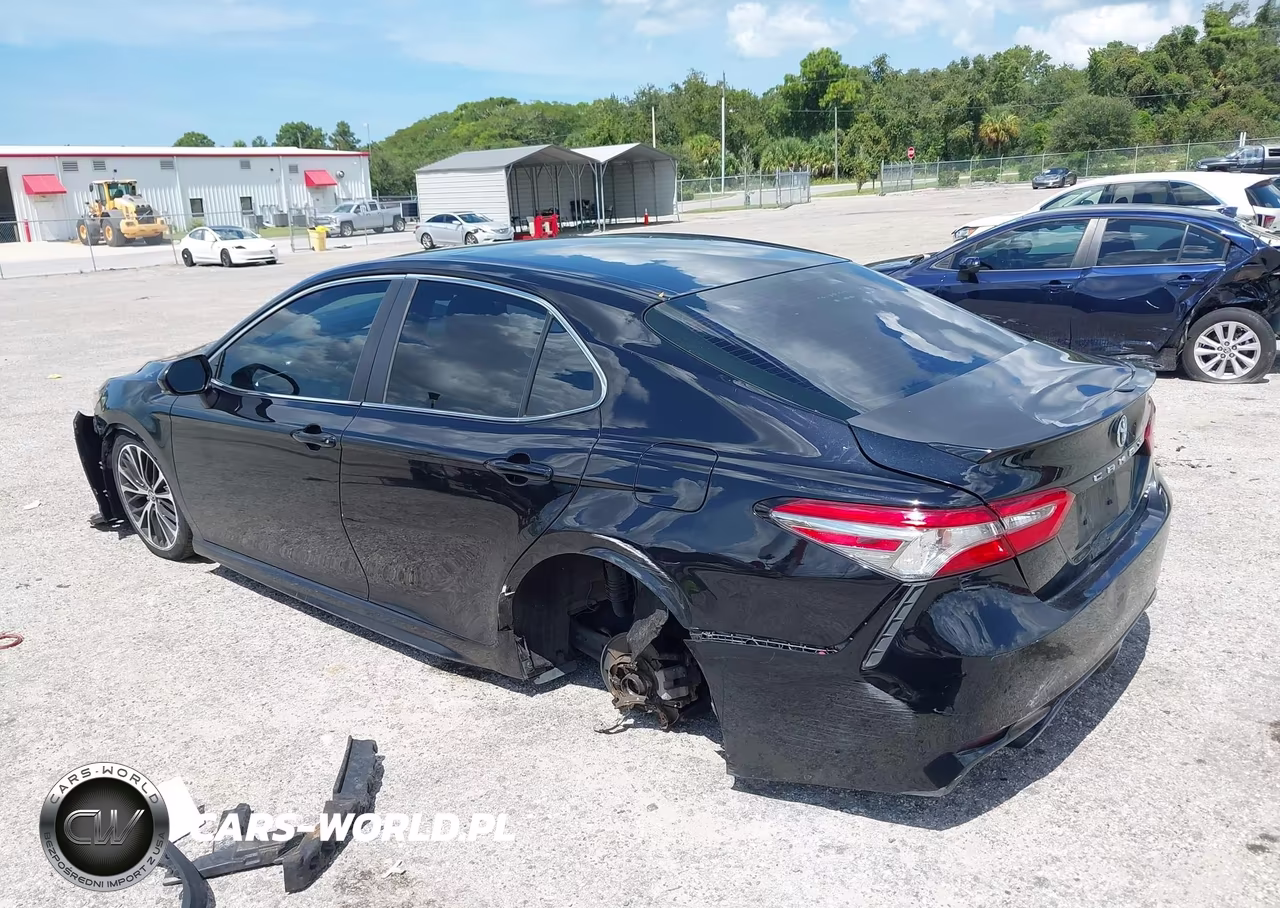 2018 Toyota Camry Se VIN:4T1B11HK3JU022095 - 3