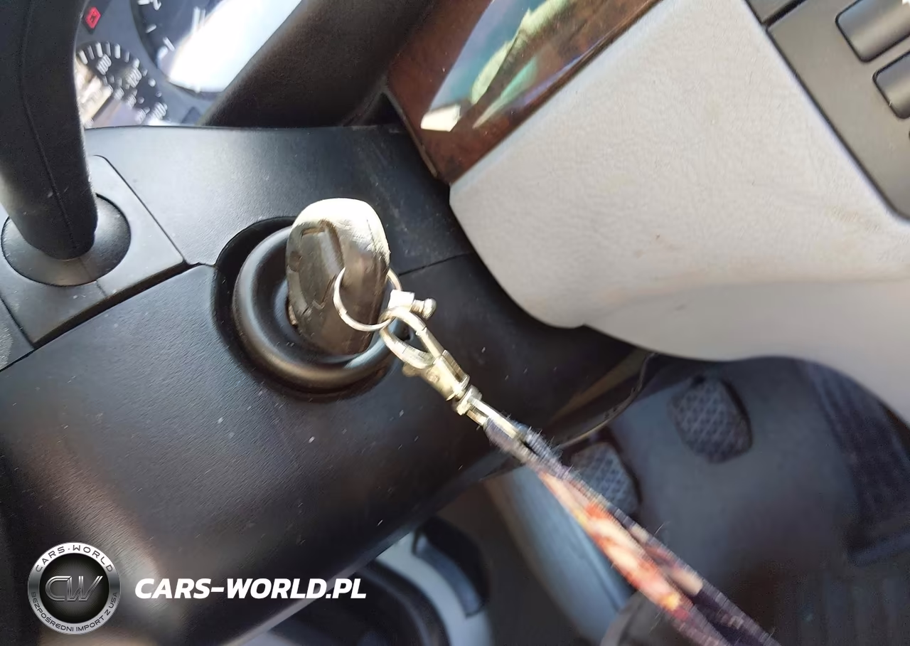 2001 BMW 325I VIN:WBAAV33421EE25293 - 11