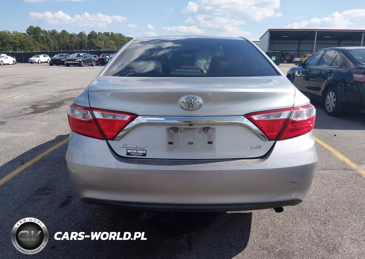 2015 Toyota Camry Le VIN:4T1BF1FK7FU955011 - 16