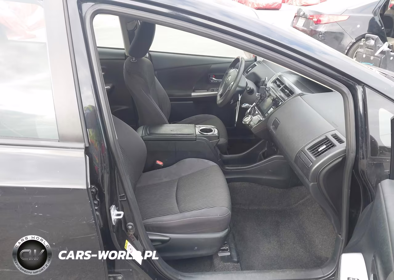 2017 Toyota Prius V Three VIN:JTDZN3EU7HJ062443 - 5