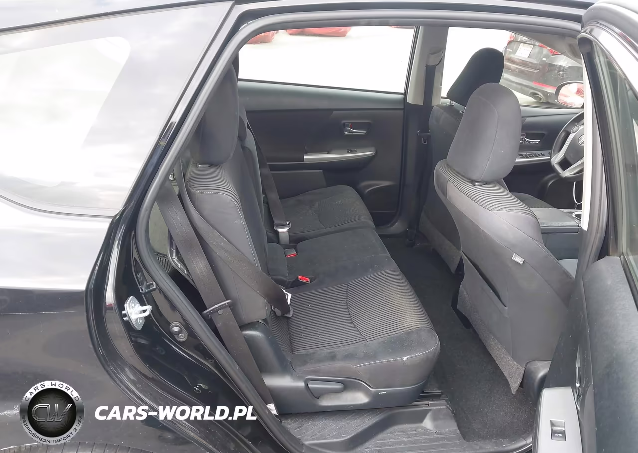 2017 Toyota Prius V Three VIN:JTDZN3EU7HJ062443 - 8