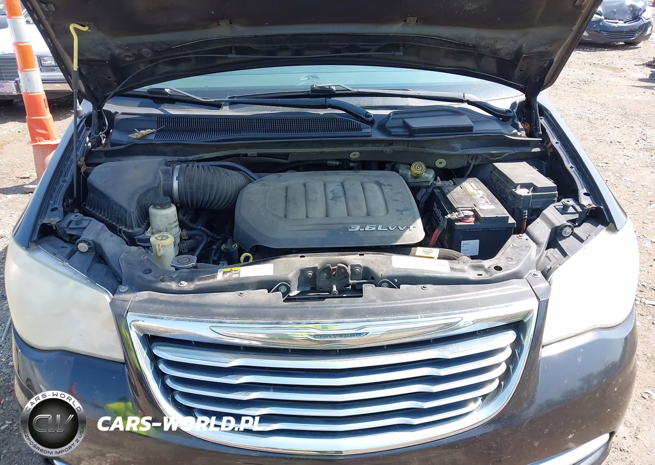 2014 Chrysler Town & Country Touring VIN:2C4RC1BG0ER296147 - 10