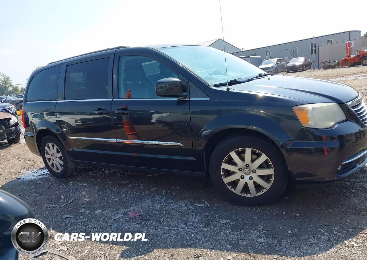 2014 Chrysler Town & Country Touring VIN:2C4RC1BG0ER296147 - 13