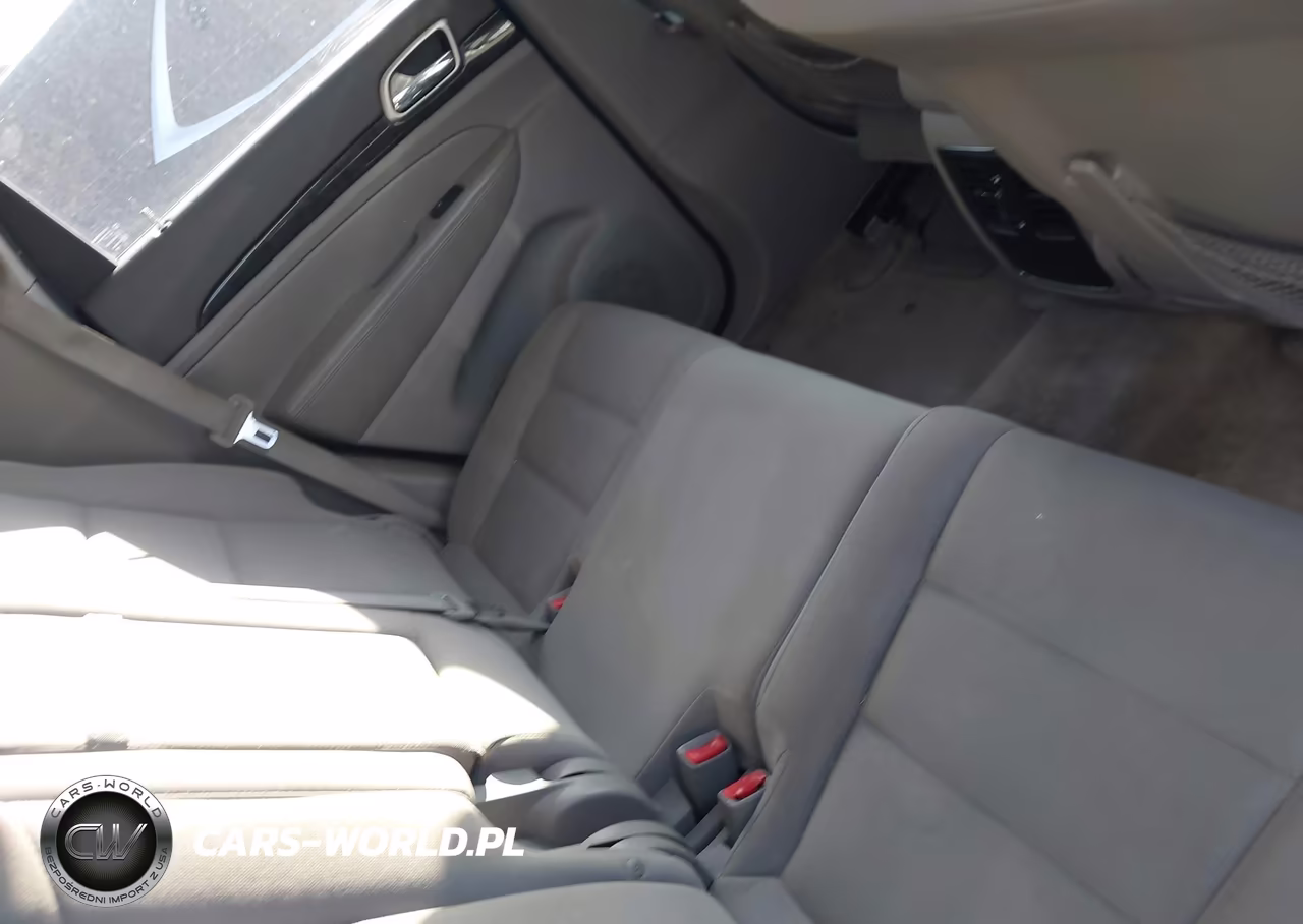 2011 Jeep Grand Cherokee Laredo VIN:1J4RS4GG2BC643697 - 8