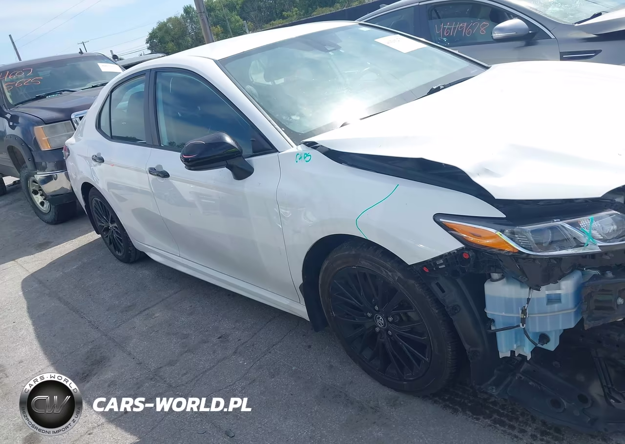2020 Toyota Camry Se Nightshade Edition VIN:4T1G11AK6LU302418 - 14