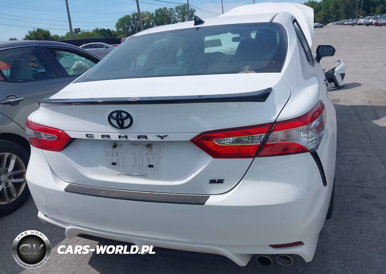 2020 Toyota Camry Se Nightshade Edition VIN:4T1G11AK6LU302418 - 17