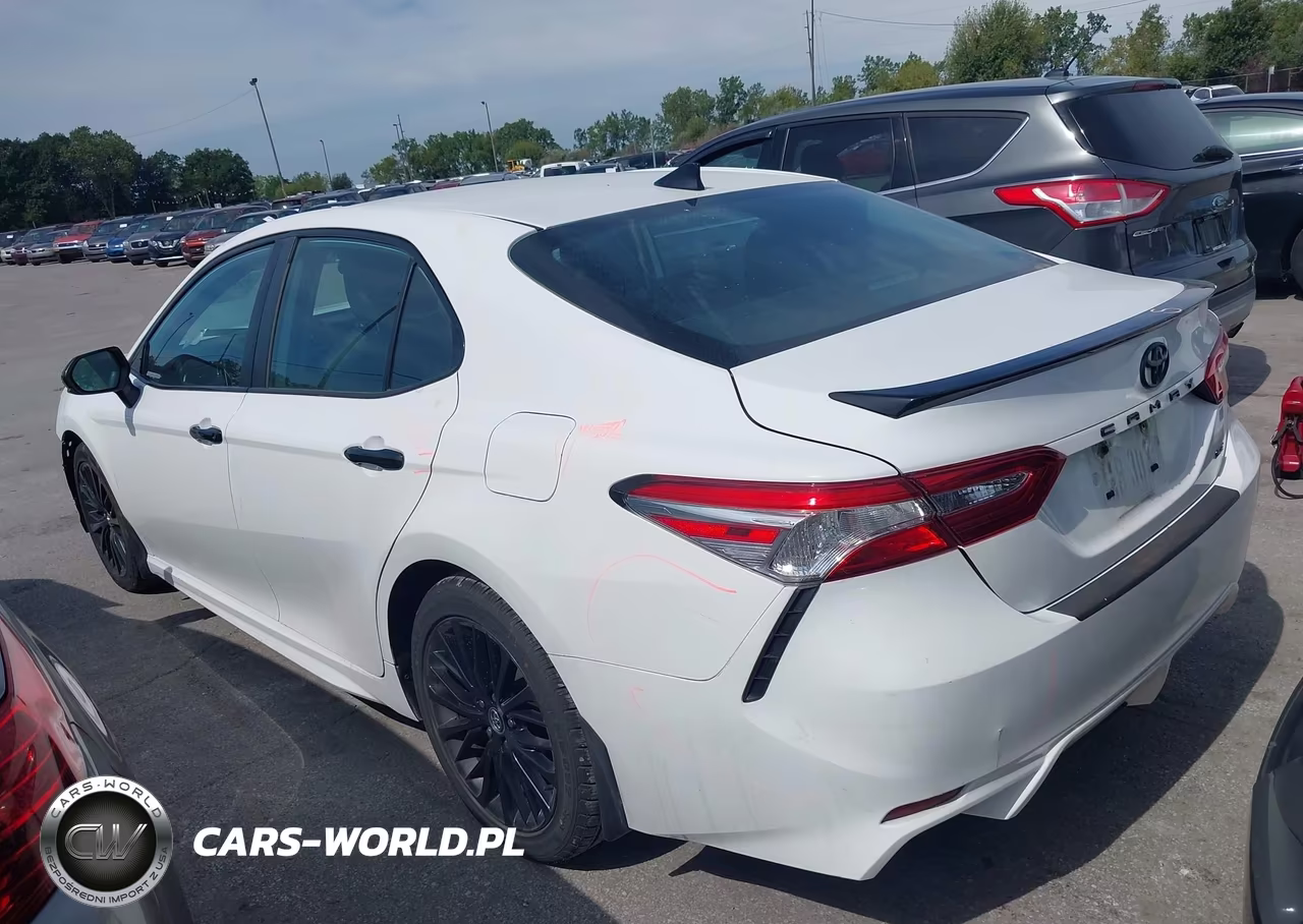 2020 Toyota Camry Se Nightshade Edition VIN:4T1G11AK6LU302418 - 3