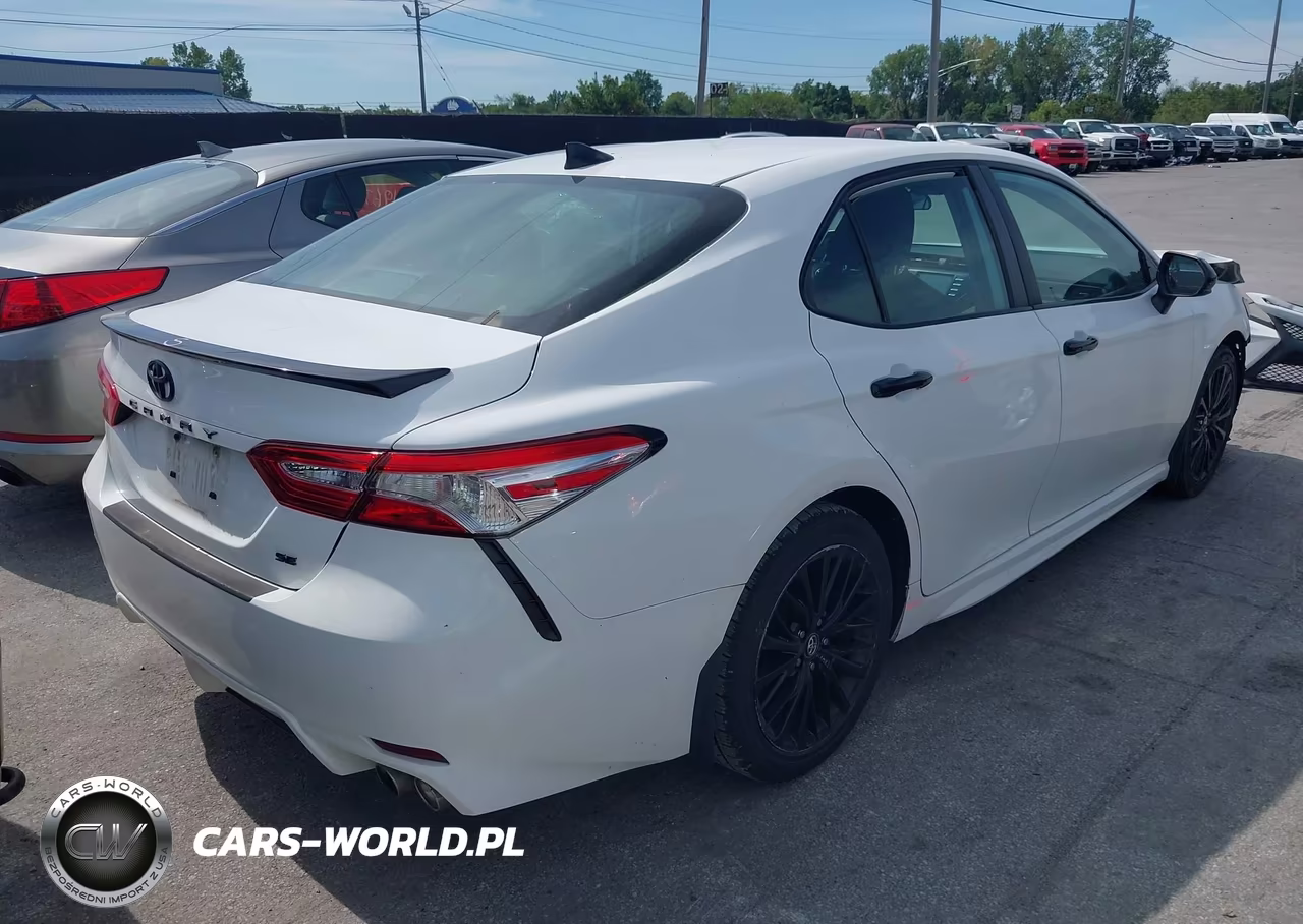 2020 Toyota Camry Se Nightshade Edition VIN:4T1G11AK6LU302418 - 4