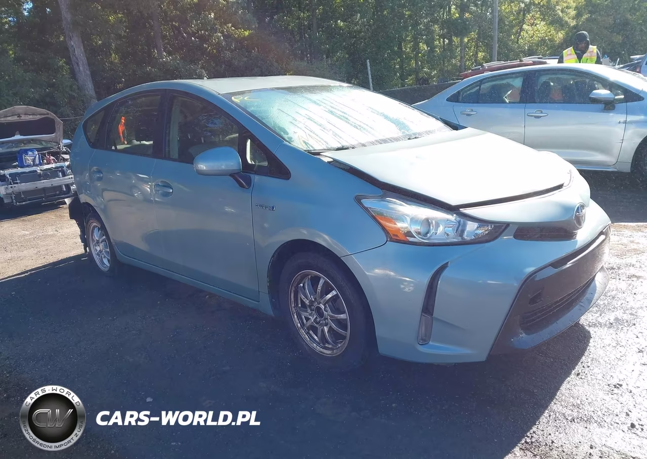 TOYOTA PRIUS V