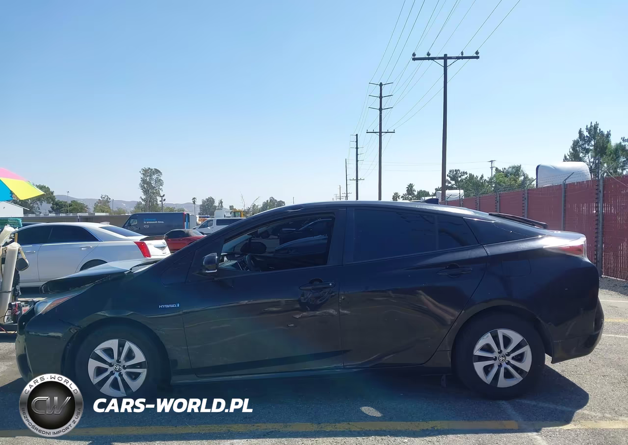 2018 Toyota Prius Two VIN:JTDKBRFU8J3590577 - 15