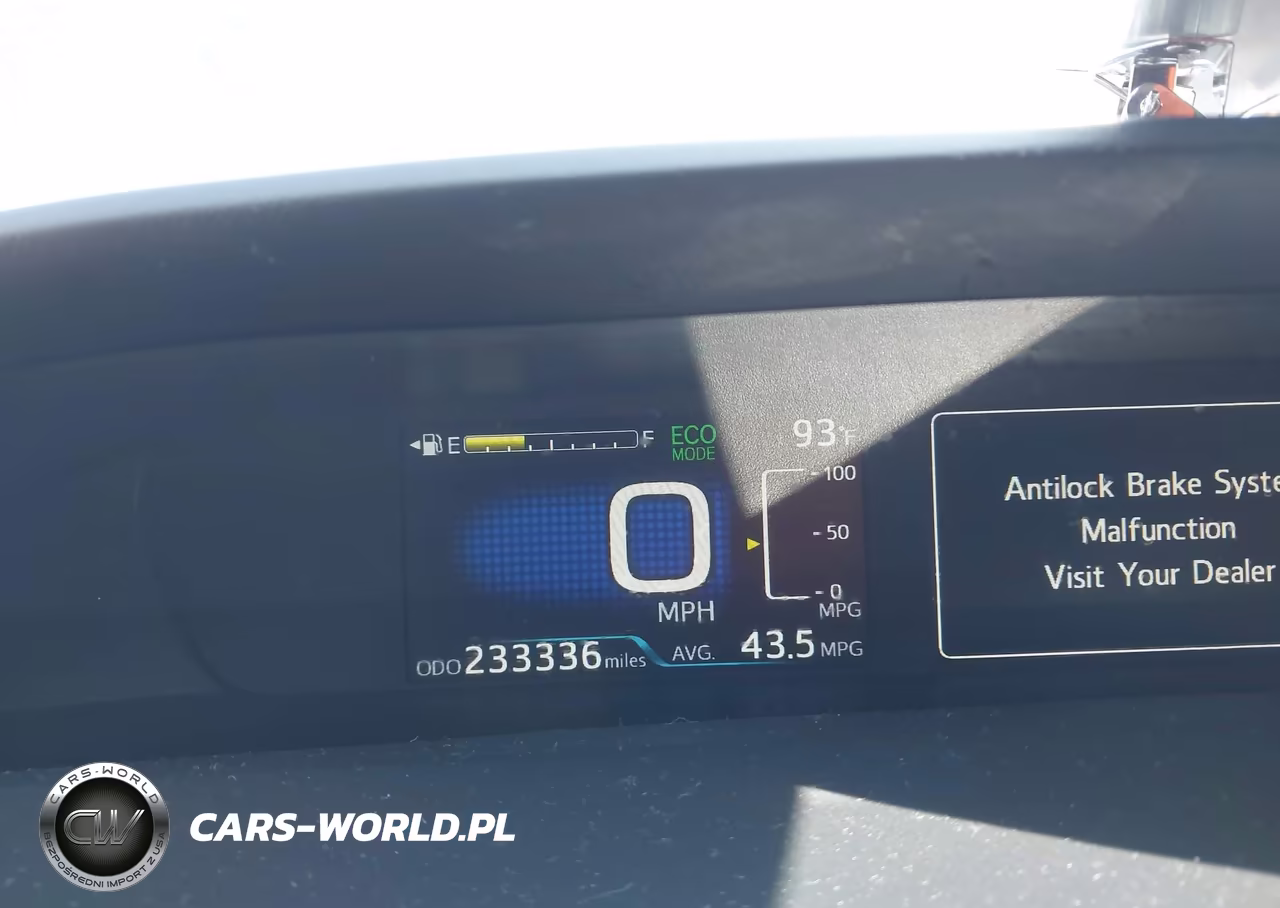 2018 Toyota Prius Two VIN:JTDKBRFU8J3590577 - 16