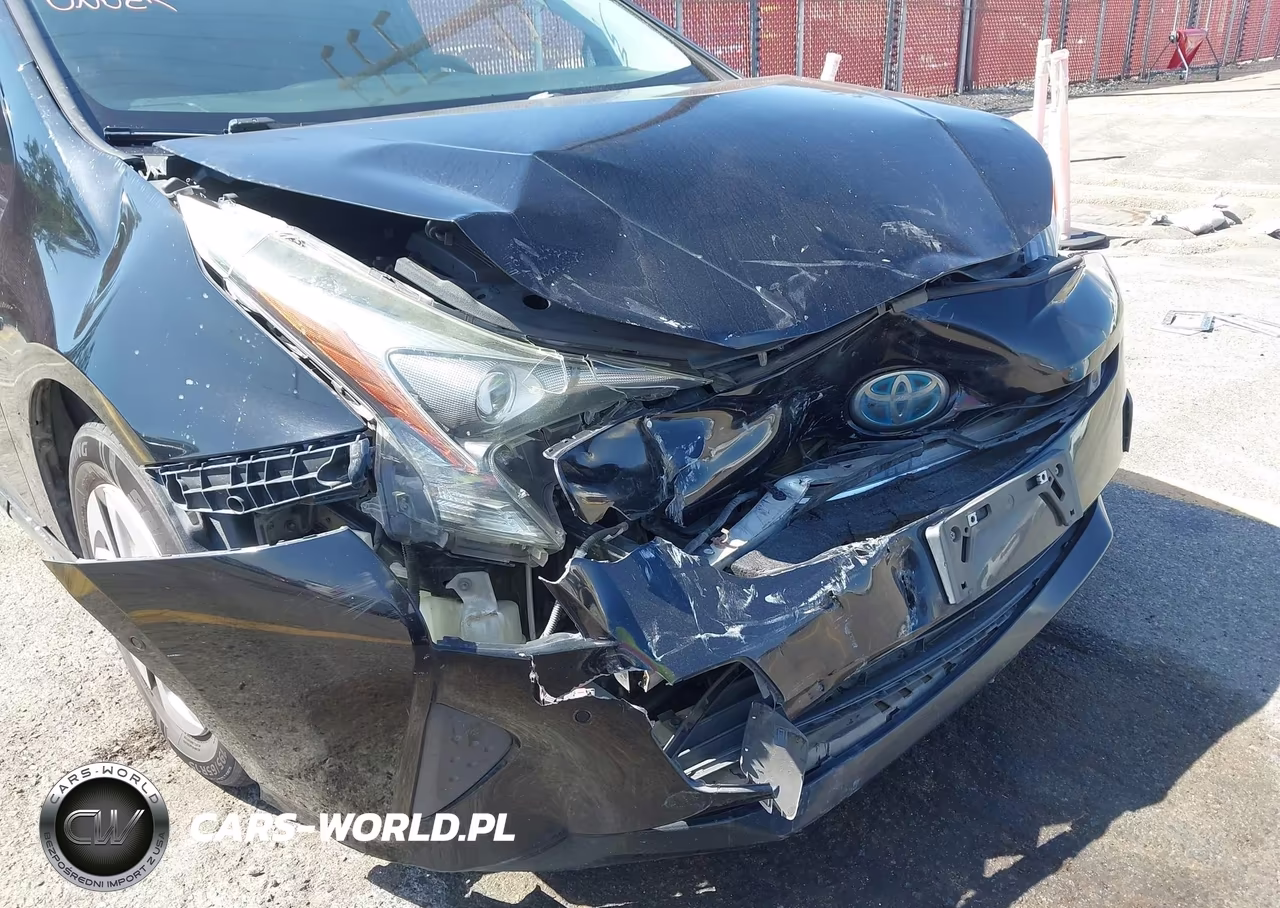 2018 Toyota Prius Two VIN:JTDKBRFU8J3590577 - 22