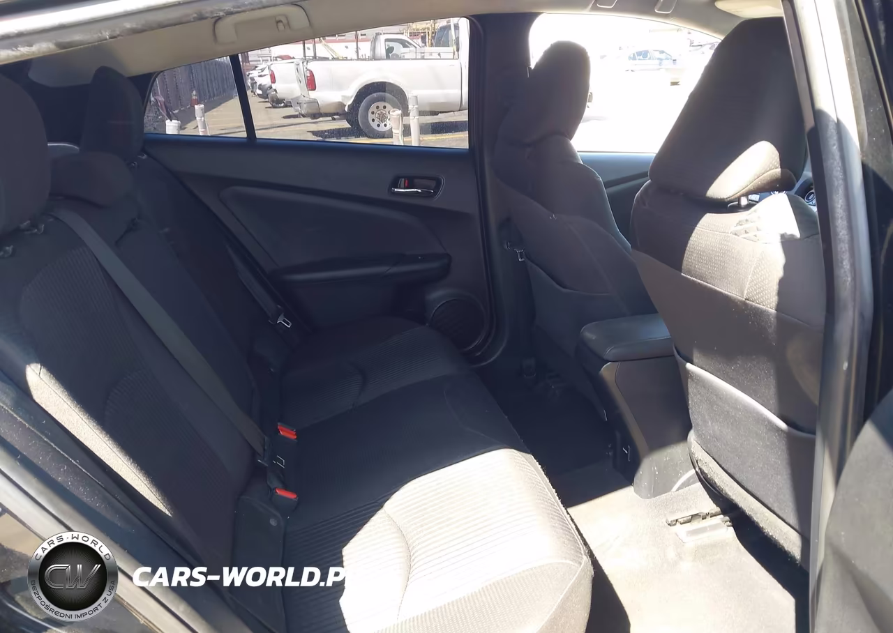 2018 Toyota Prius Two VIN:JTDKBRFU8J3590577 - 8