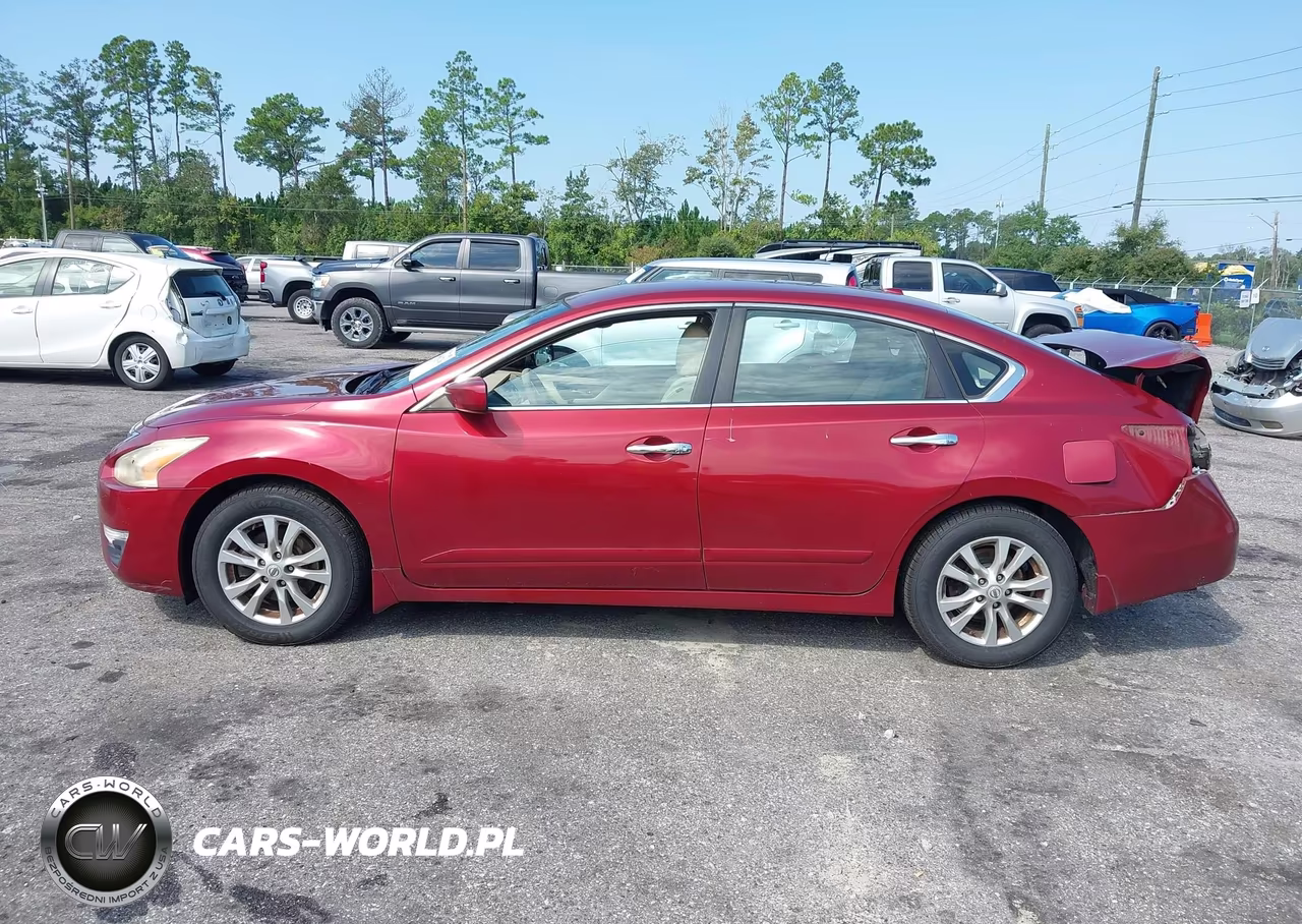 2015 Nissan Altima 2.5 S VIN:1N4AL3AP4FC113245 - 14