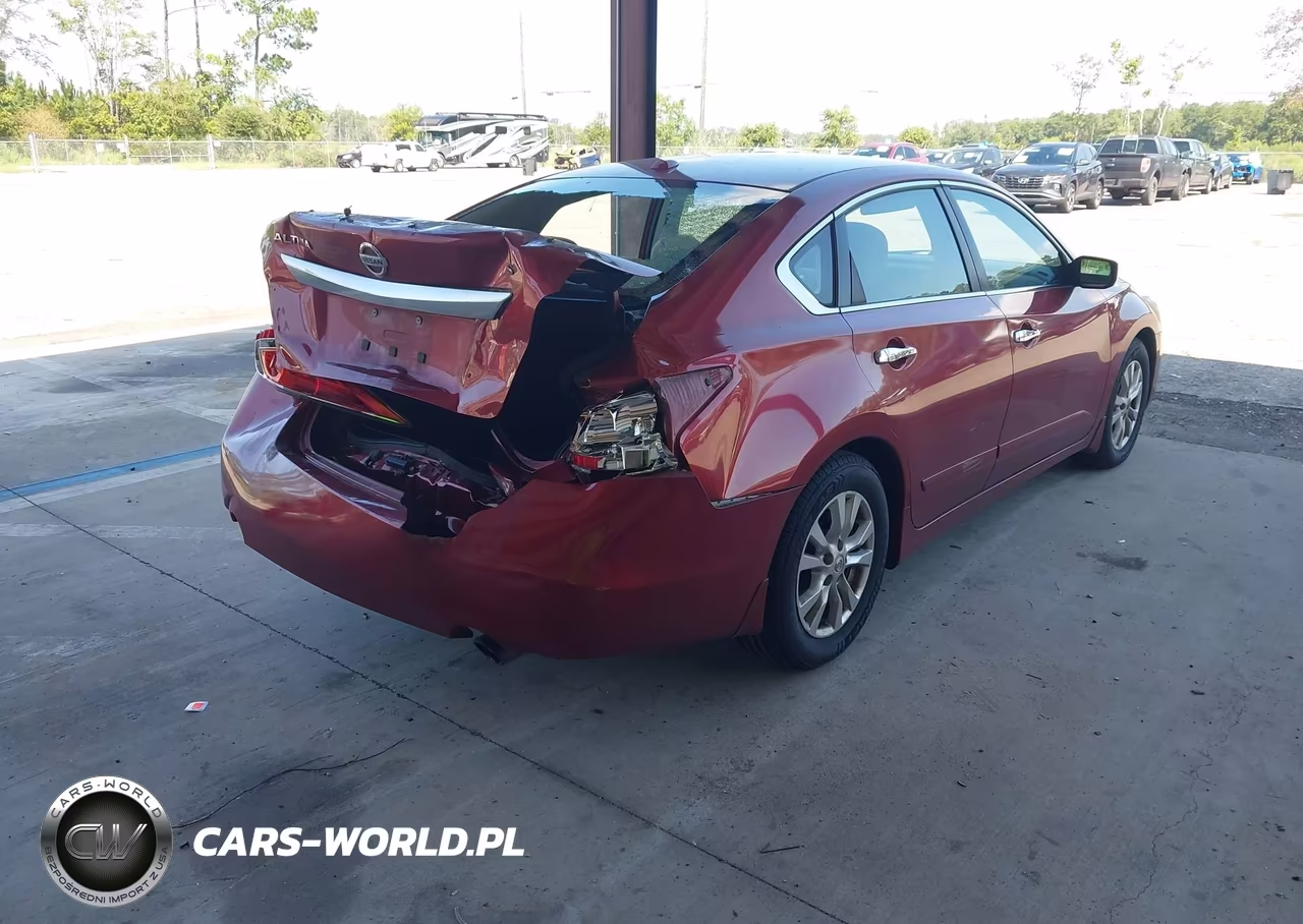 2015 Nissan Altima 2.5 S VIN:1N4AL3AP4FC113245 - 4