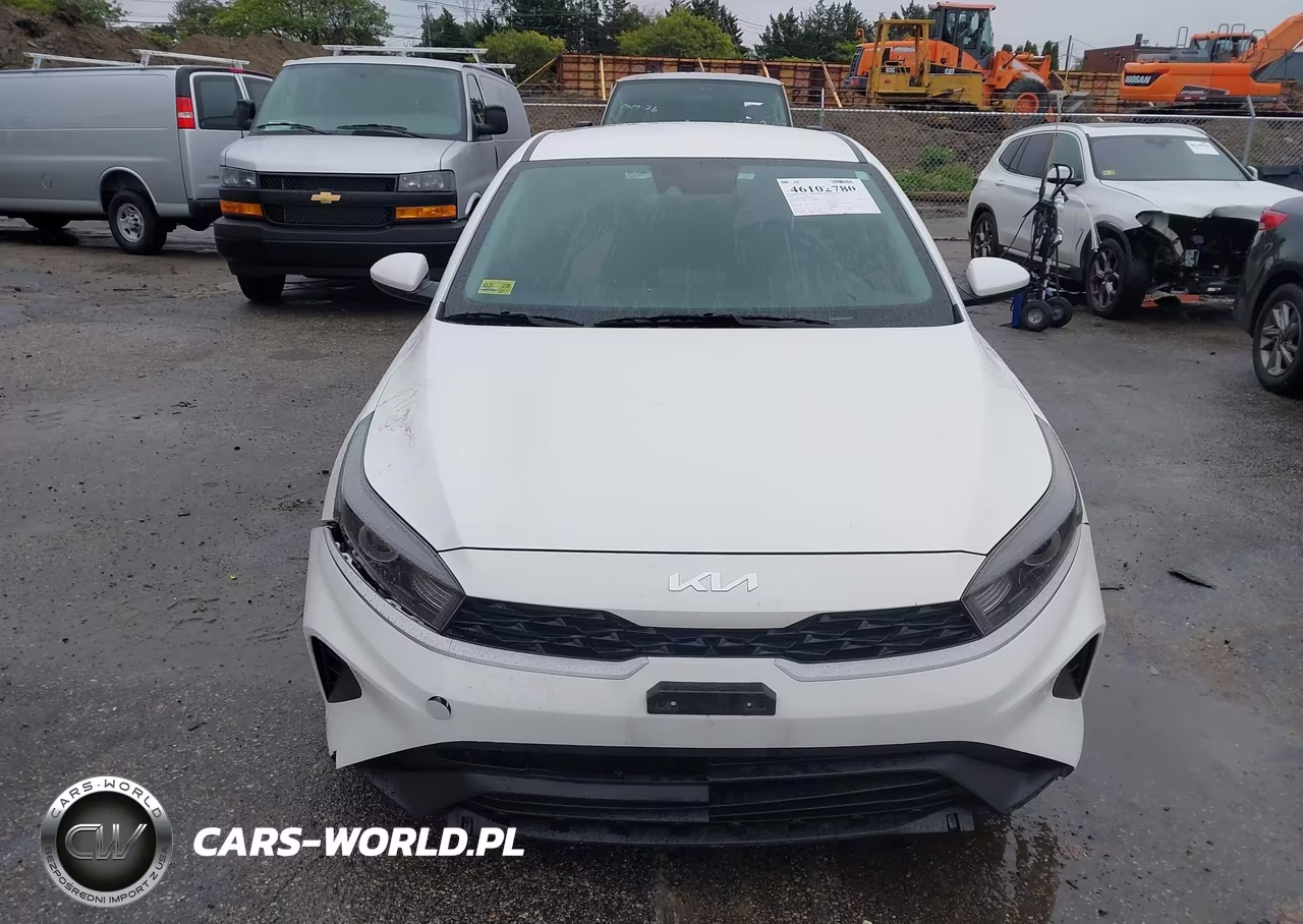 2024 Kia Forte Lxs VIN:3KPF24AD9RE760560 - 12