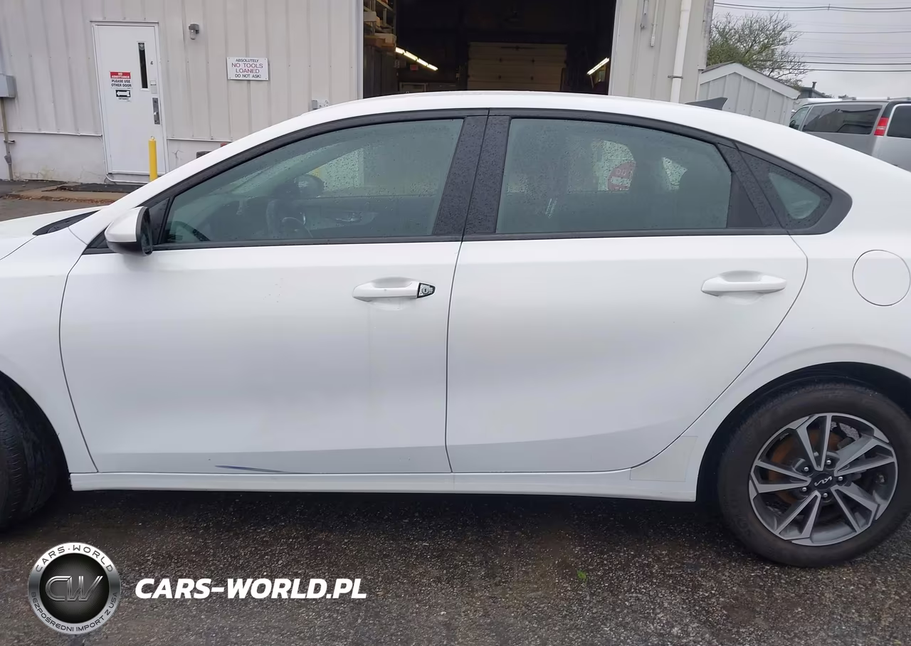 2024 Kia Forte Lxs VIN:3KPF24AD9RE760560 - 14