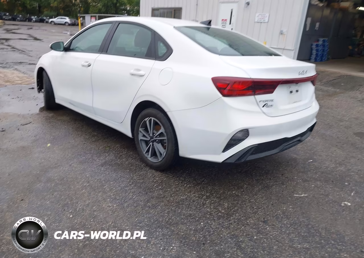 2024 Kia Forte Lxs VIN:3KPF24AD9RE760560 - 3