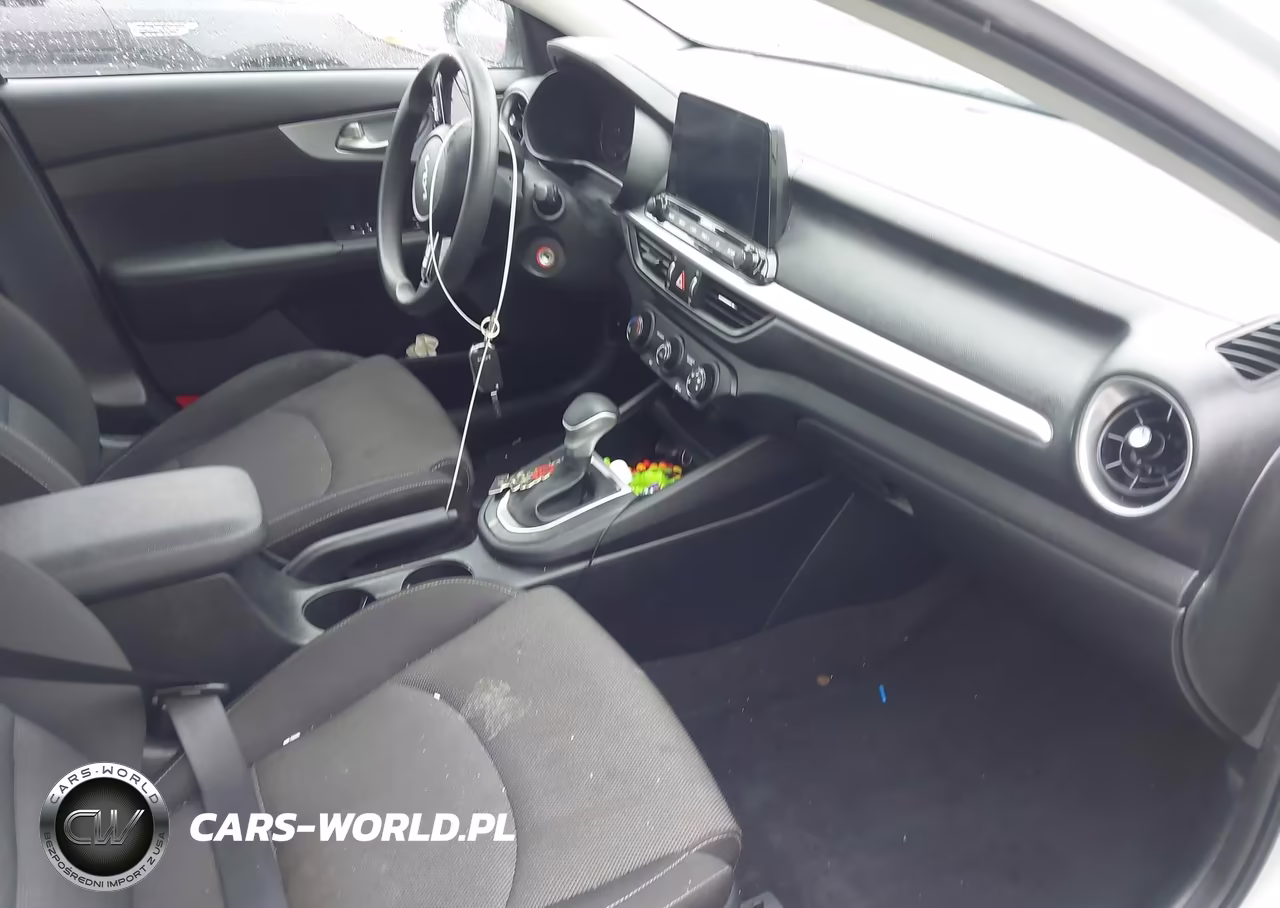 2024 Kia Forte Lxs VIN:3KPF24AD9RE760560 - 5