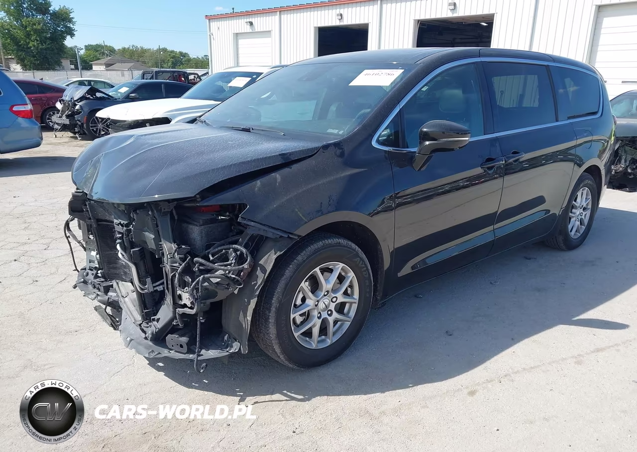 2025 Chrysler Pacifica Select VIN:2C4RC1BG7SR558290 - 2