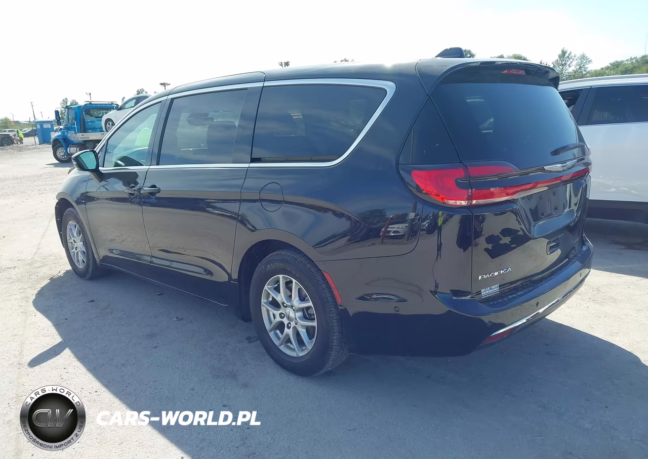 2025 Chrysler Pacifica Select VIN:2C4RC1BG7SR558290 - 3