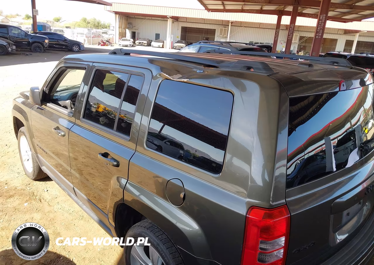 2015 Jeep Patriot Latitude VIN:1C4NJRFB4FD417896 - 6