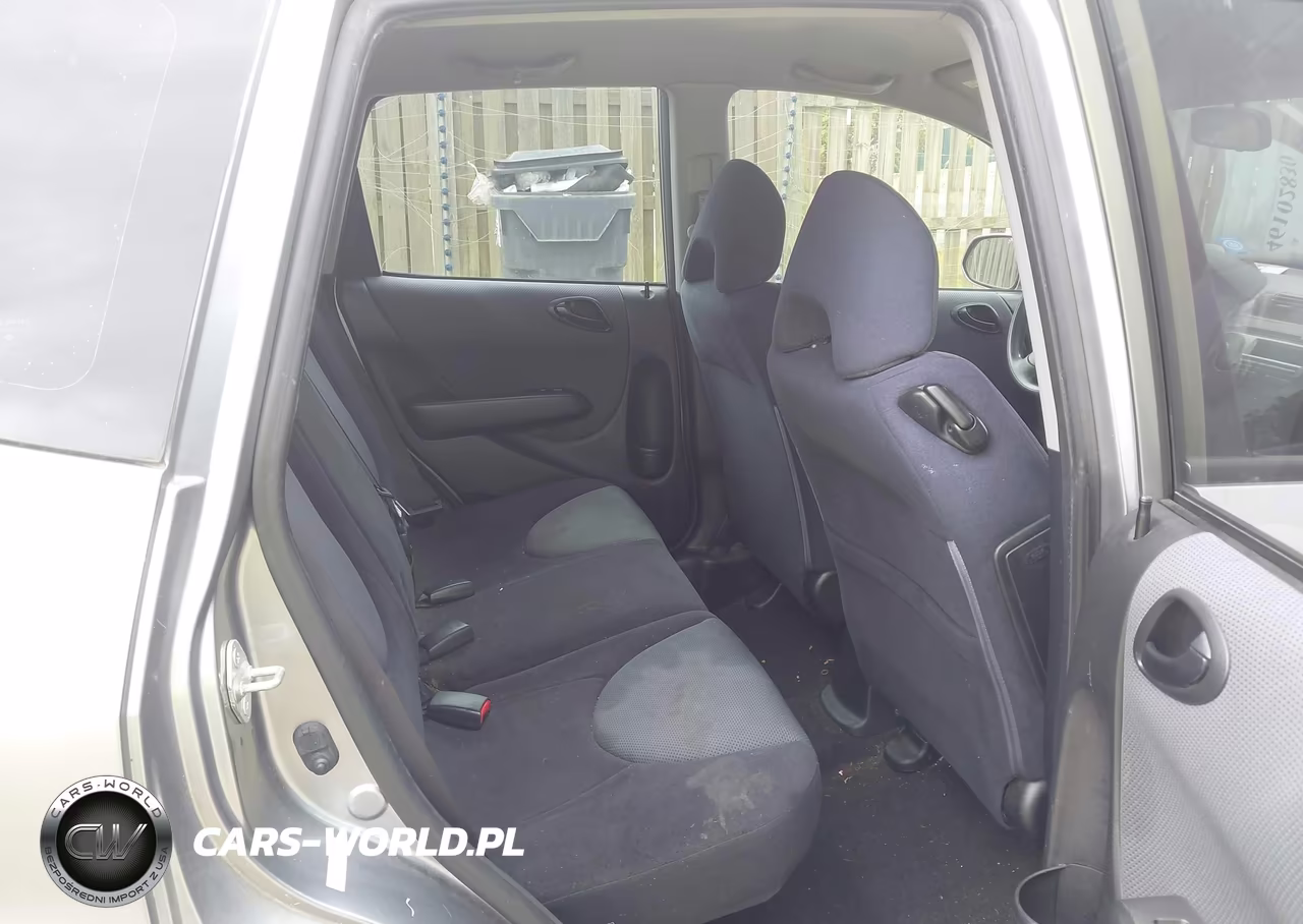 2007 Honda Fit VIN:JHMGD384X7S045407 - 8