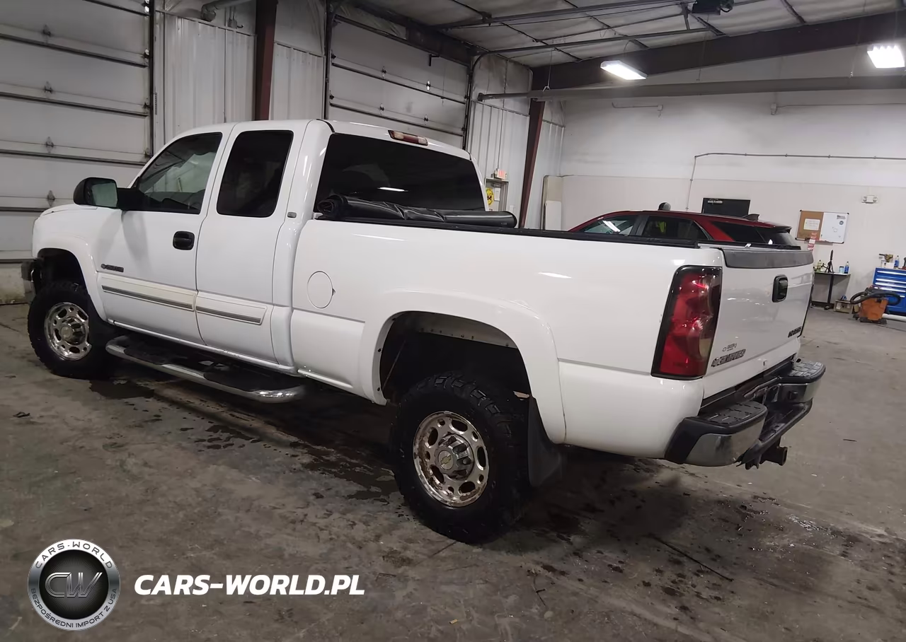 2004 Chevrolet Silverado 2500Hd Ls VIN:1GCHC29UX4E145888 - 3