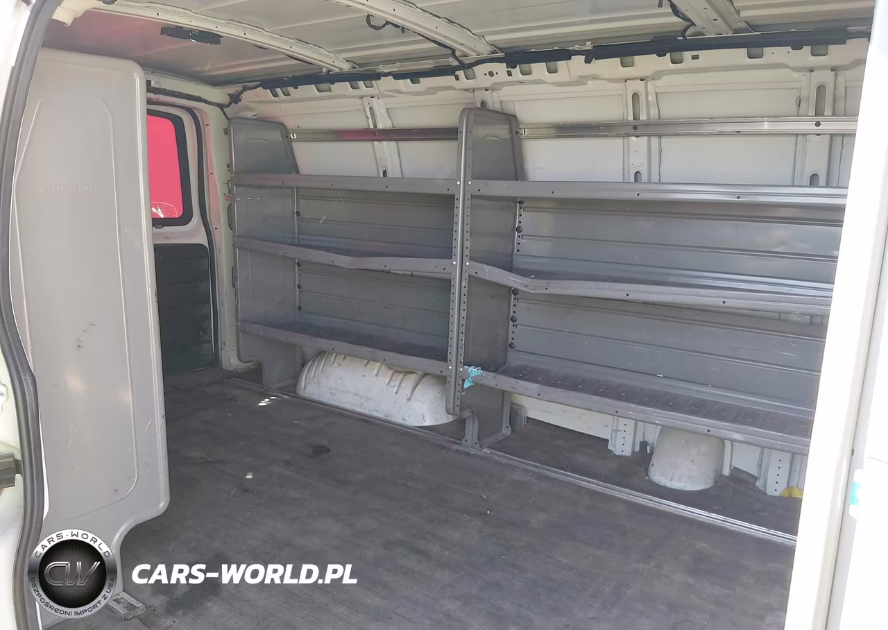 2019 Chevrolet Express 2500 Work Van VIN:1GCWGAFGXK1325476 - 8
