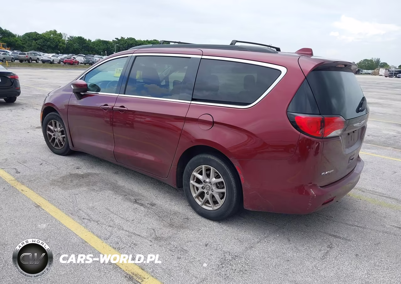 2020 Chrysler Voyager Lxi VIN:2C4RC1DG4LR262335 - 3