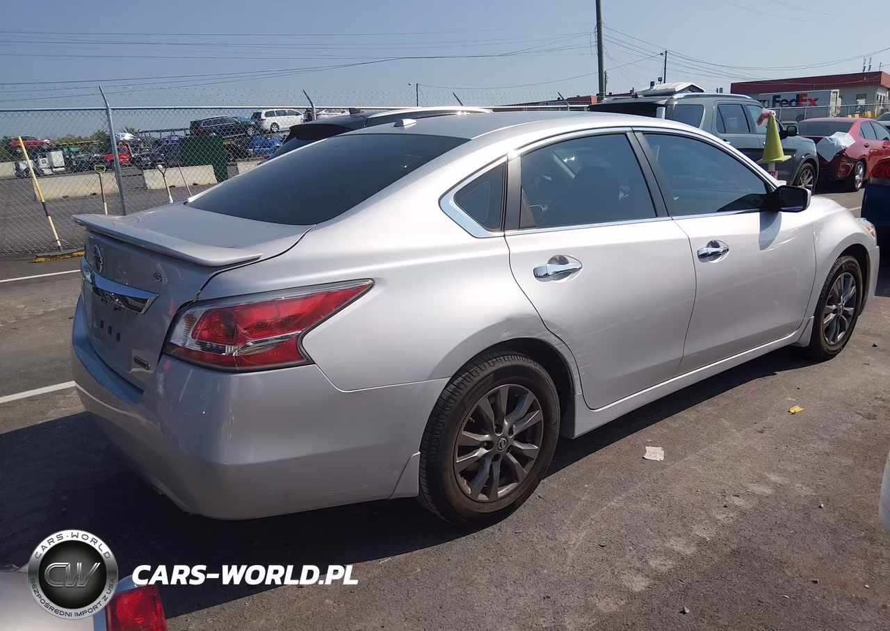 2015 Nissan Altima 2.5 S VIN:1N4AL3AP5FC487167 - 4