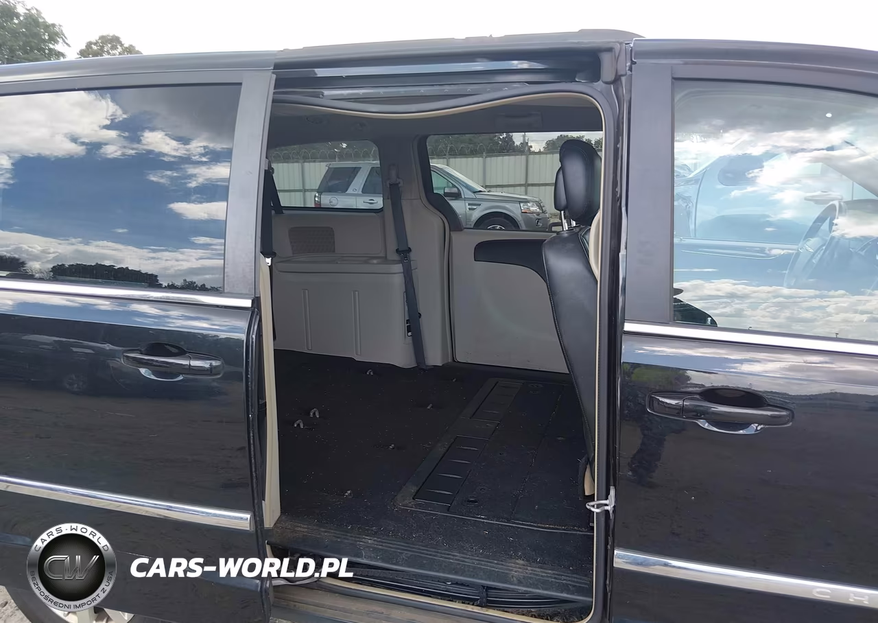 2016 Chrysler Town & Country Touring VIN:2C4RC1BG7GR213848 - 8