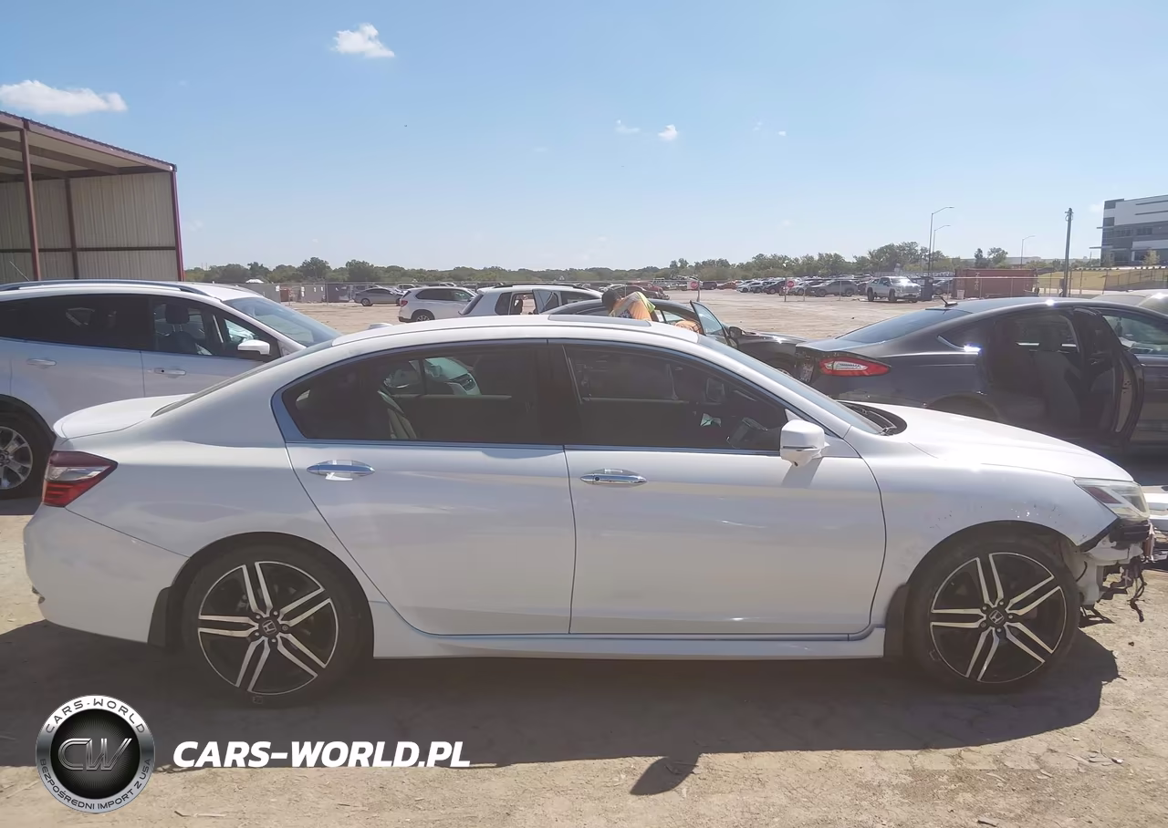 2017 Honda Accord Touring V6 VIN:1HGCR3F95HA002571 - 13