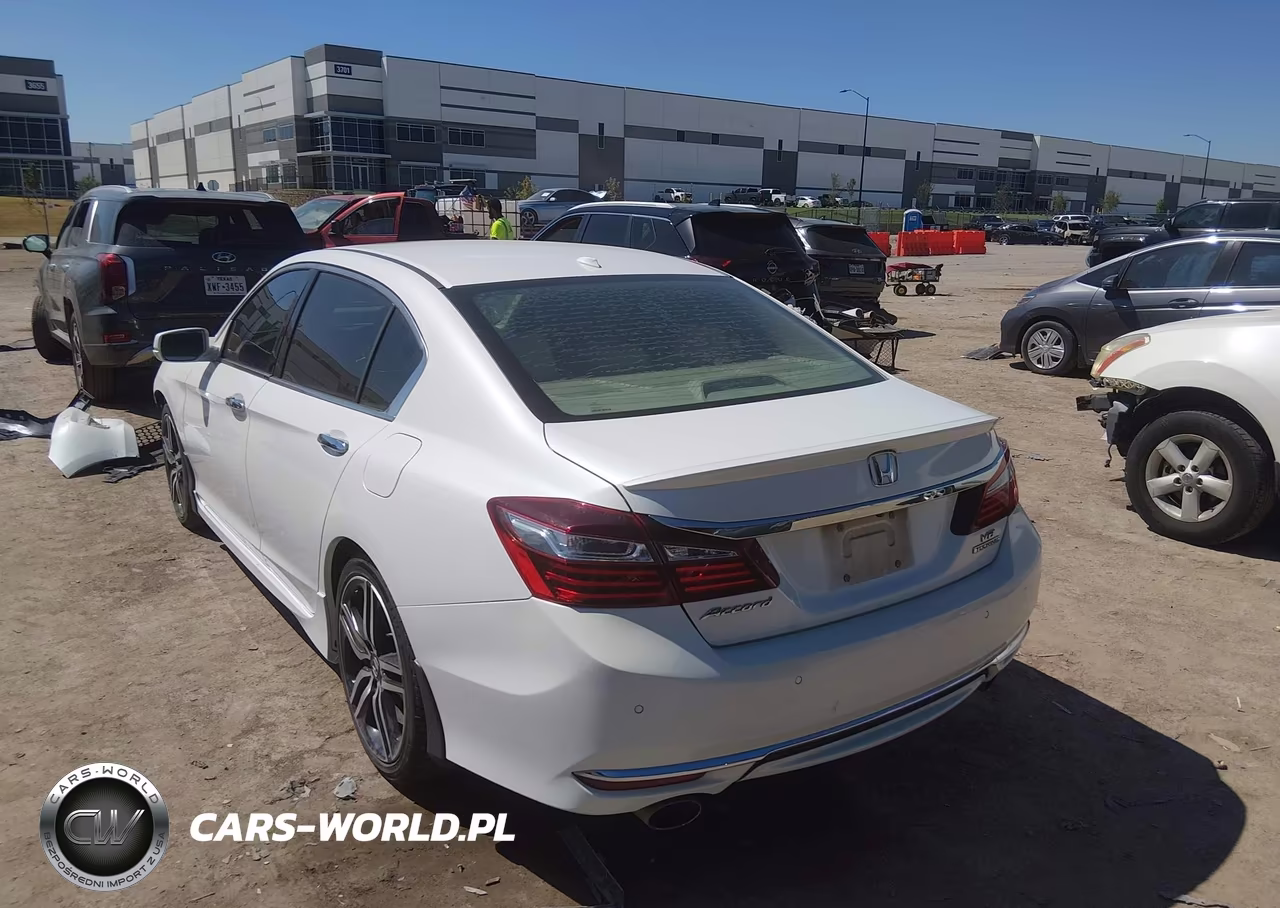 2017 Honda Accord Touring V6 VIN:1HGCR3F95HA002571 - 3
