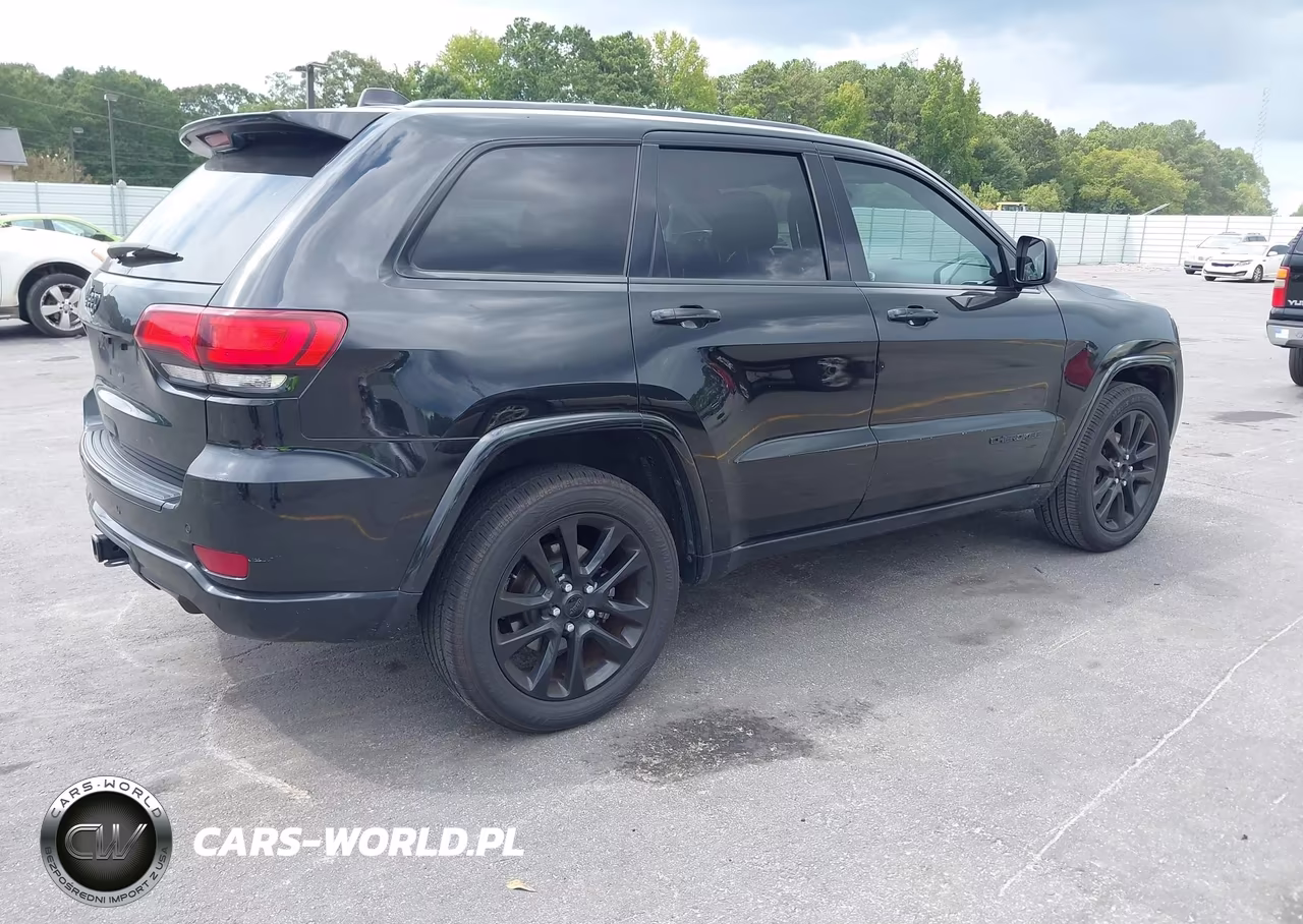 2017 Jeep Grand Cherokee Altitude 4X2 VIN:1C4RJEAG4HC813266 - 4