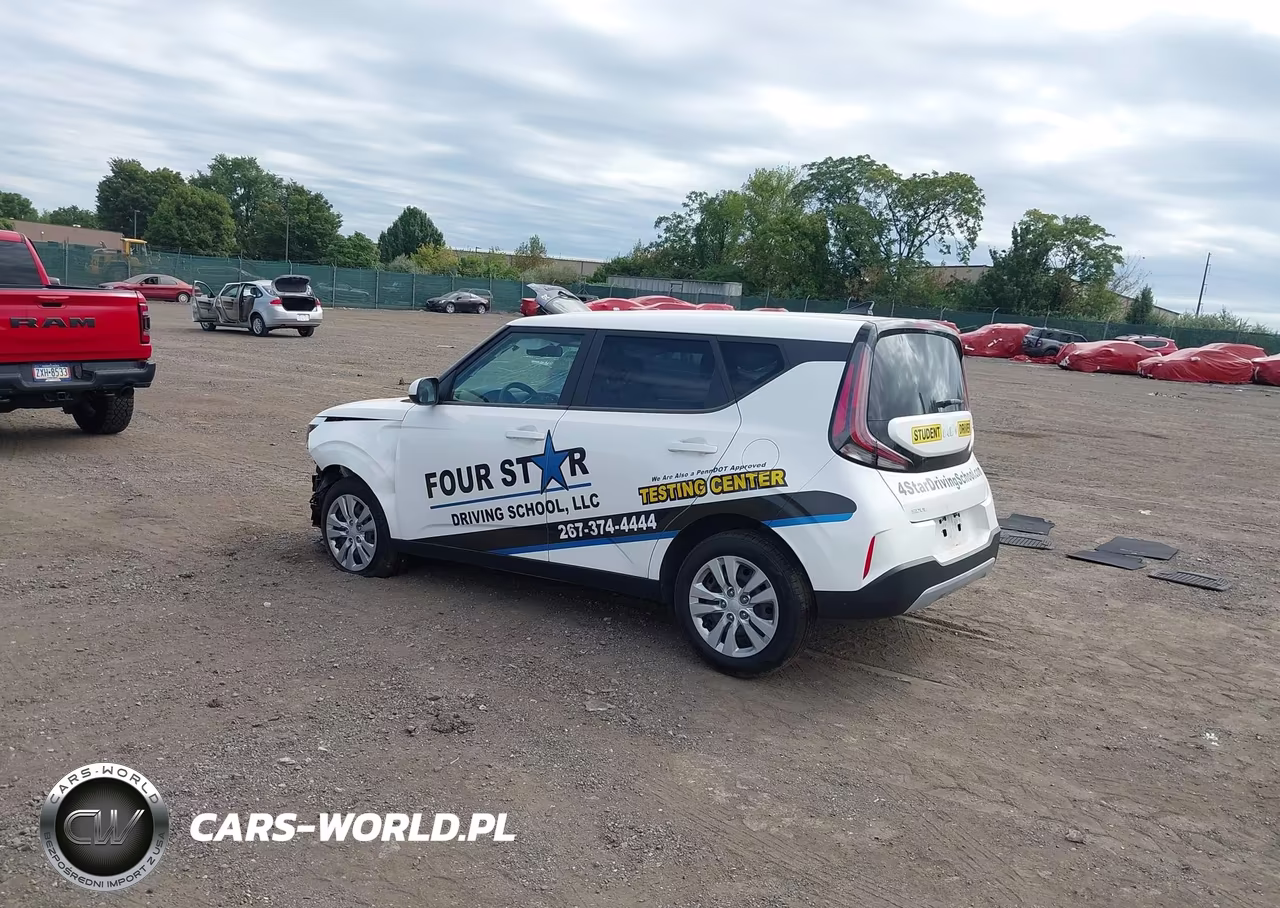 2023 Kia Soul Lx VIN:KNDJ23AU8P7895028 - 3