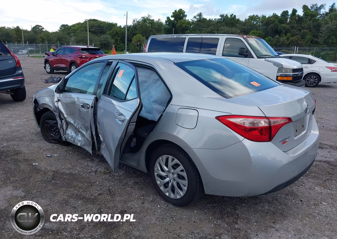 2017 Toyota Corolla Le VIN:5YFBURHE2HP736229 - 3