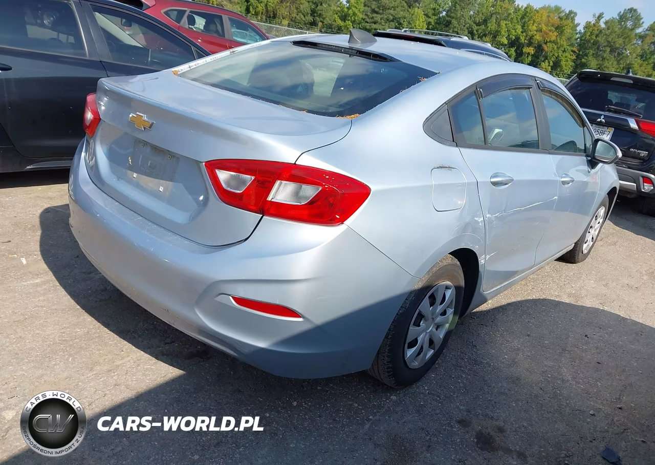 2017 Chevrolet Cruze Ls Auto VIN:3G1BC5SM8HS553375 - 4