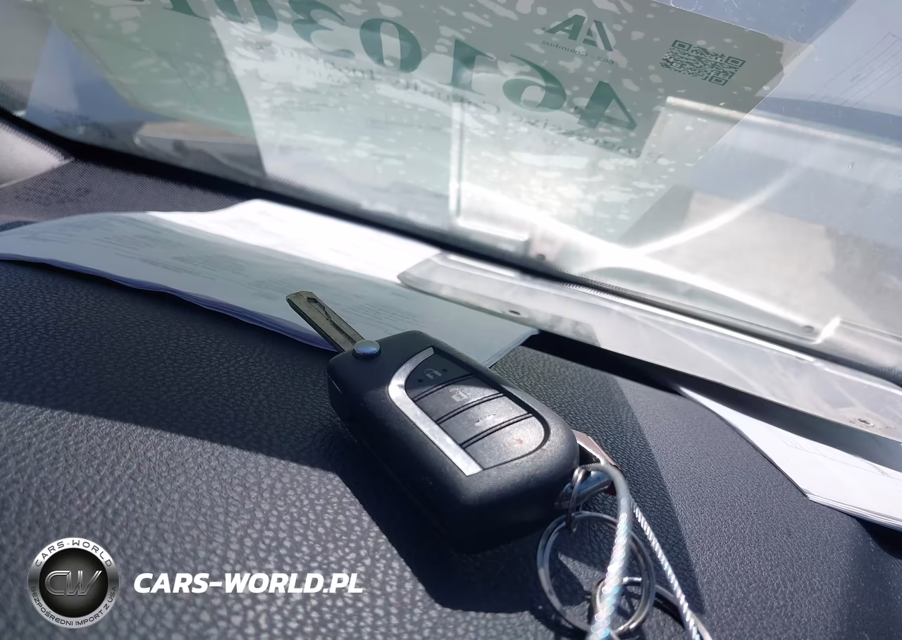 2018 Toyota Camry Le VIN:4T1B11HK4JU573216 - 11