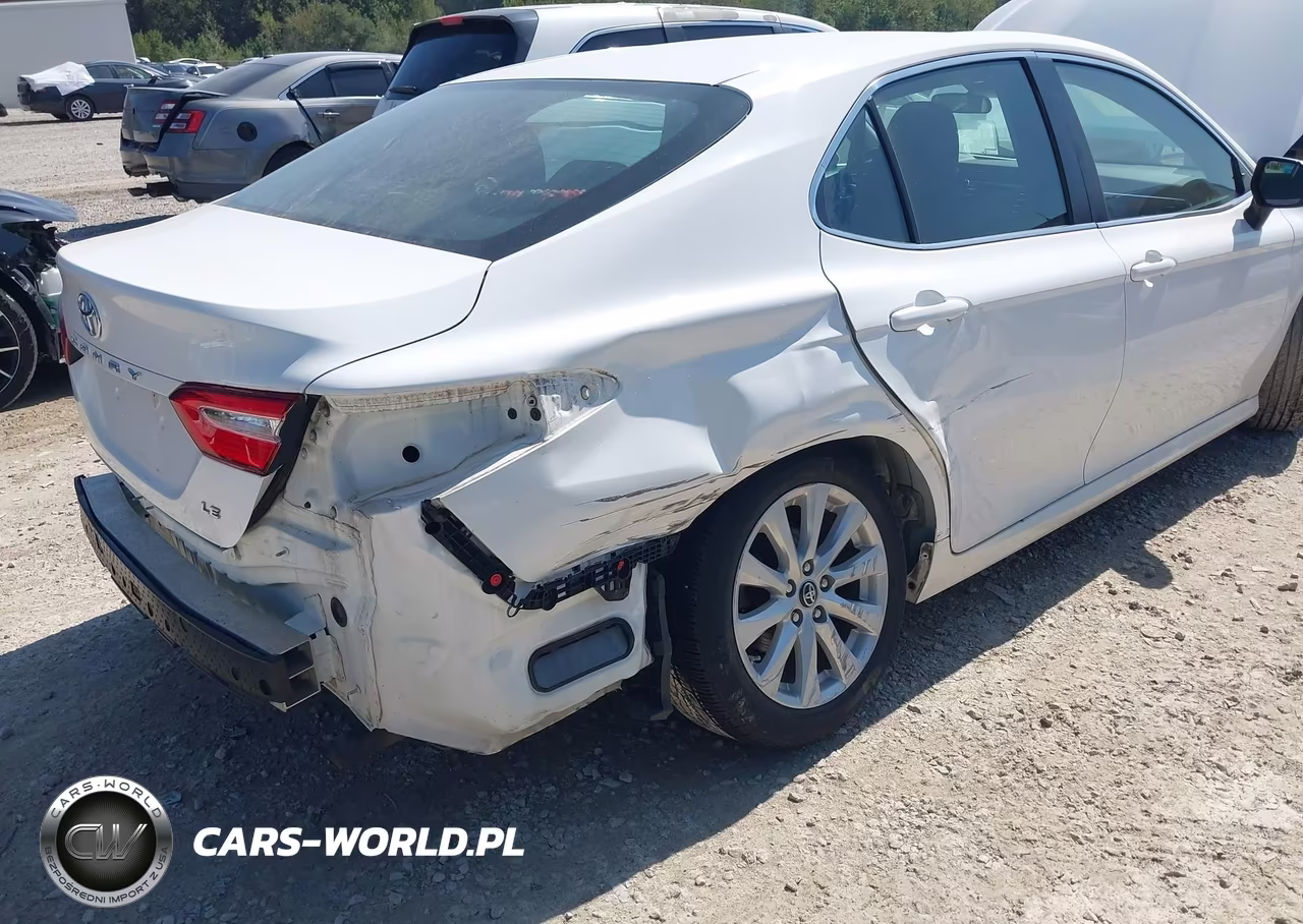 2018 Toyota Camry Le VIN:4T1B11HK4JU573216 - 6