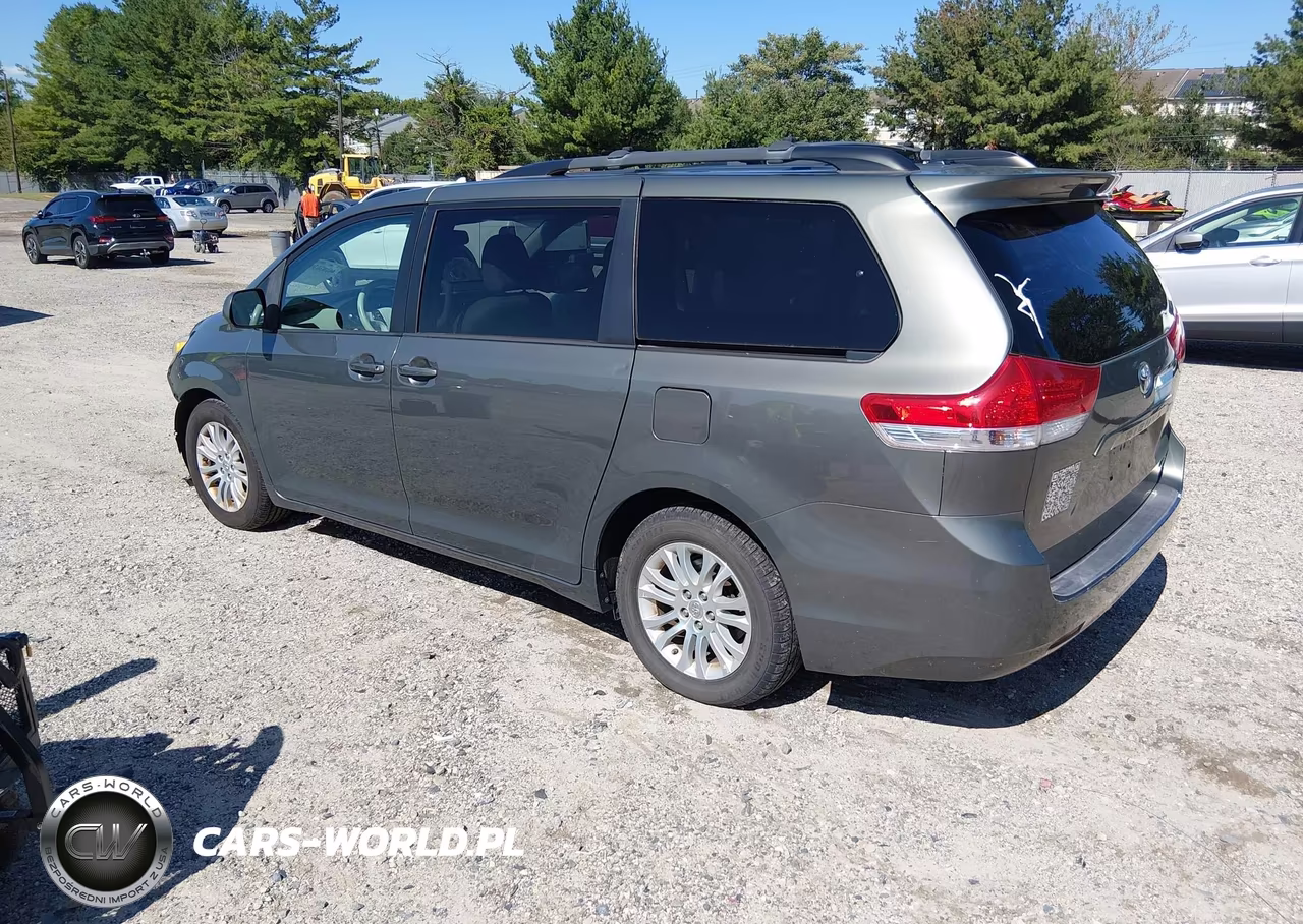 2012 Toyota Sienna Xle V6 8 Passenger VIN:5TDYK3DC0CS196557 - 3
