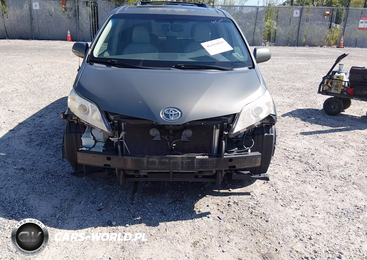 2012 Toyota Sienna Xle V6 8 Passenger VIN:5TDYK3DC0CS196557 - 6