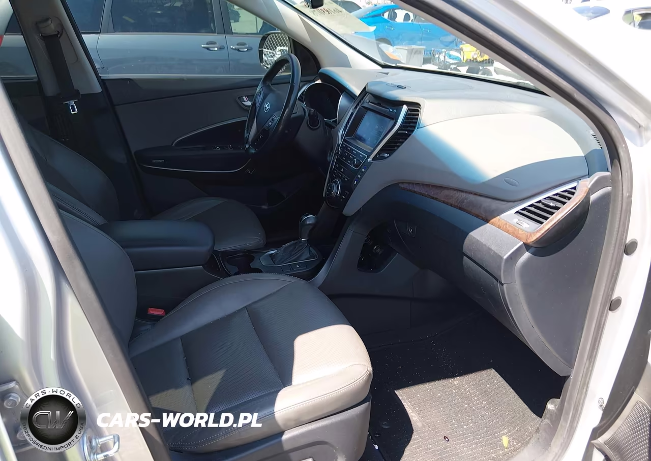 2017 Hyundai Santa Fe Limited VIN:KM8SN4HF1HU215302 - 5
