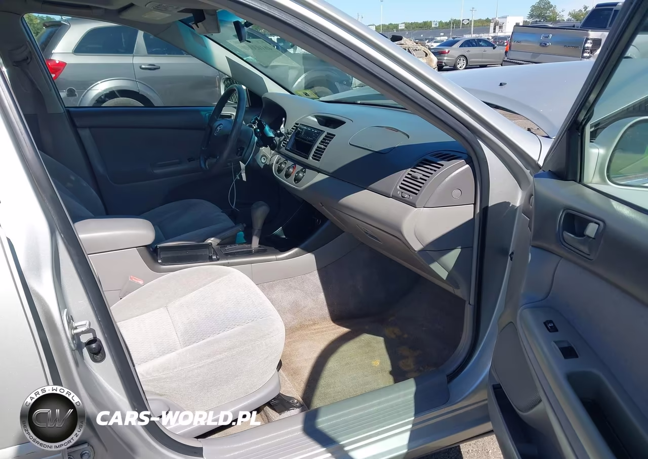 2003 Toyota Camry Le VIN:4T1BE32K63U195802 - 5