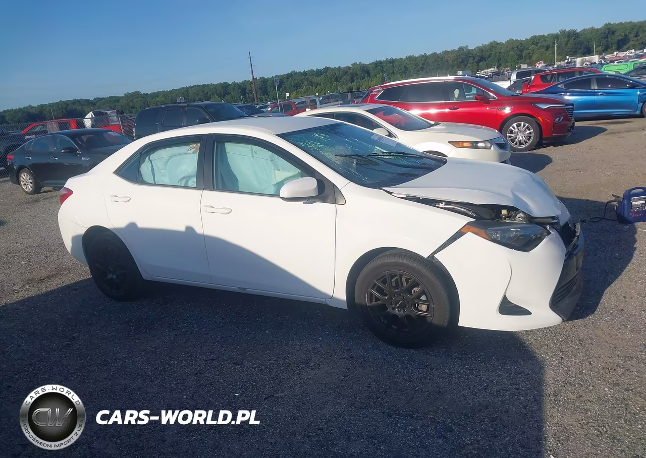 2017 Toyota Corolla Le VIN:5YFBURHE8HP570461 - 13
