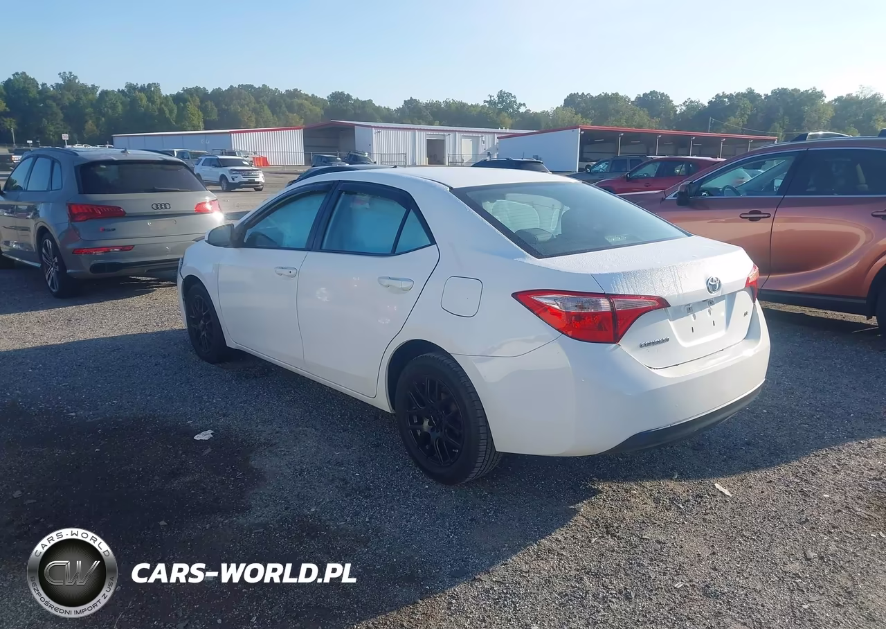 2017 Toyota Corolla Le VIN:5YFBURHE8HP570461 - 3